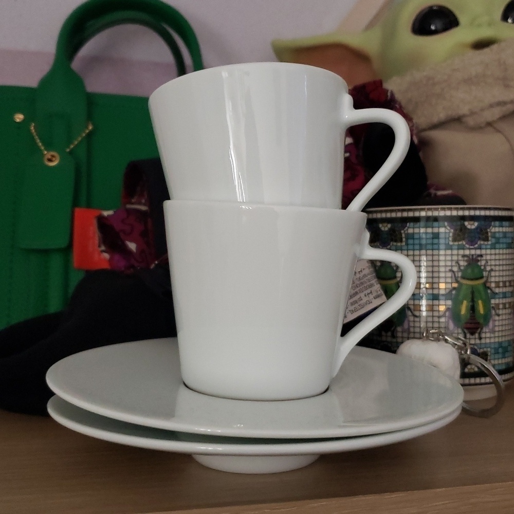 2 nespresso espresso mugs + saucer